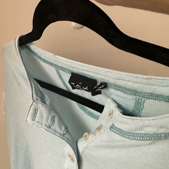 🩵UO Crop Top - Picture 5 of 6